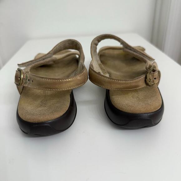 SAS Nudu Slide Double Strap Sandals Gold Sz 9 Casual Comfort - Picture 5 of 8